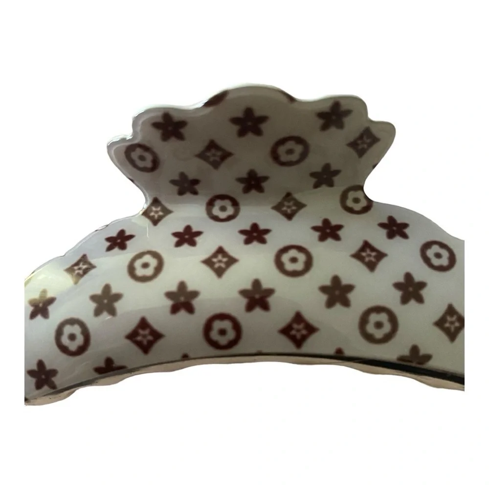 NWT-HAIRCLIPS-SET OF TWO